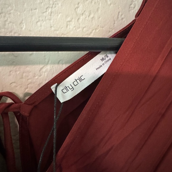 City Chic Burnt Sienna Pleated Midi Dress - Picture 2 of 4